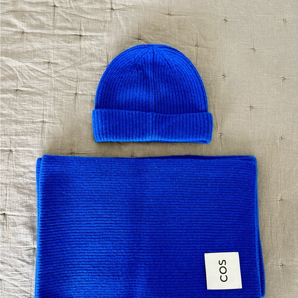 COS Blue Wool/Cashmere Hat and Scarf Set